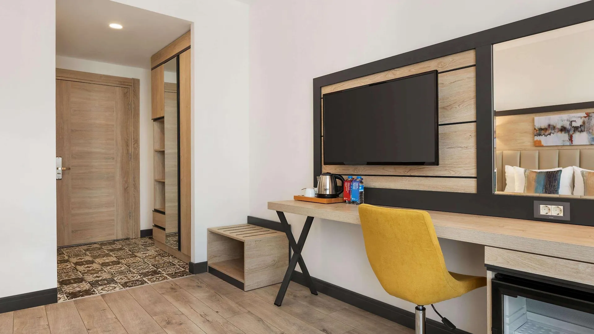 Отель Ramada Encore By Wyndham Istanbul Basin Express