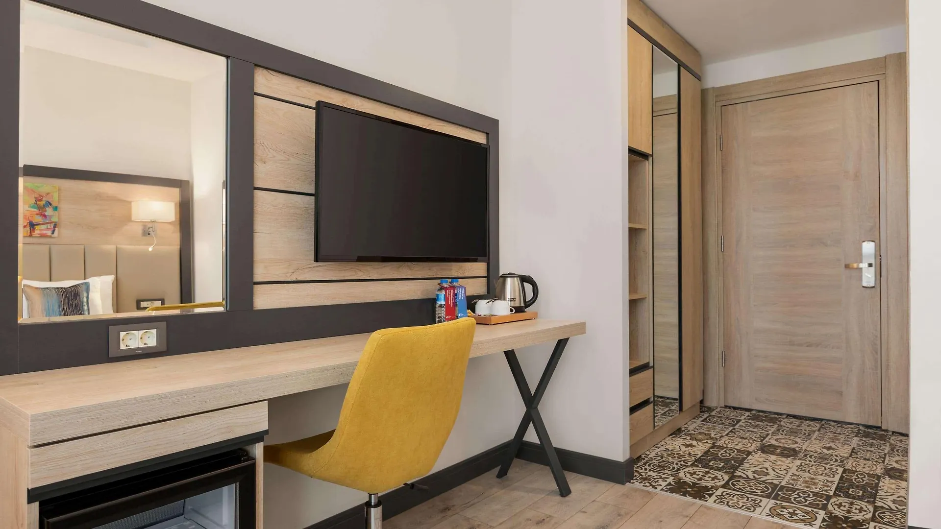 Ramada Encore By Wyndham Istanbul Basin Express Отель