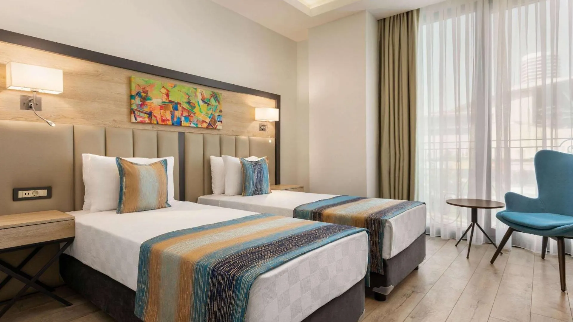 Отель Ramada Encore By Wyndham Istanbul Basin Express