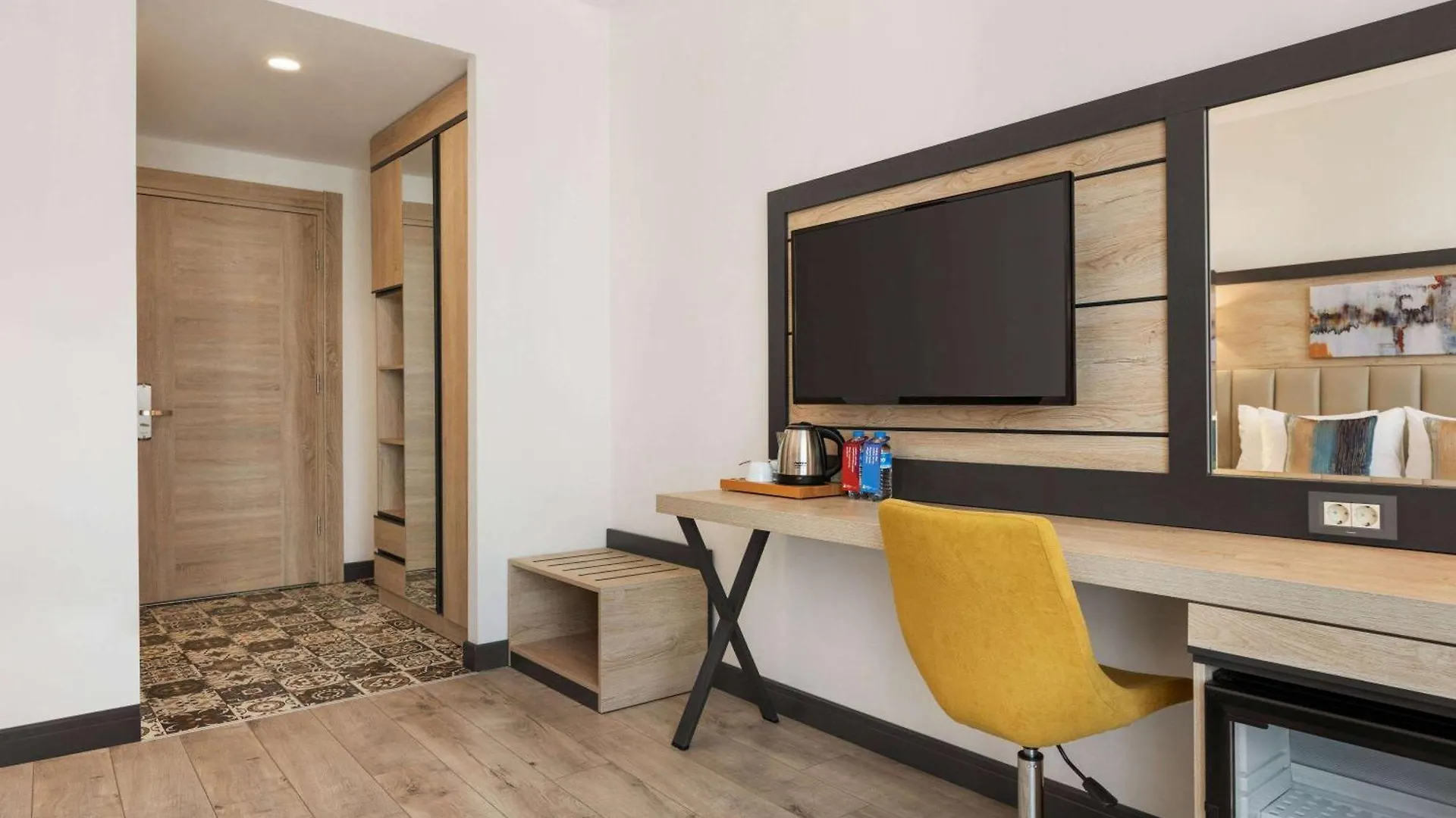 Ramada Encore By Wyndham Istanbul Basin Express Отель